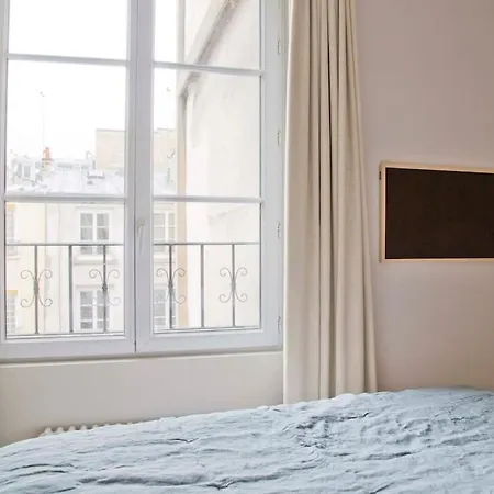 Apartment Margot - Luxury 2br Mouffetard Historic Heights Paris