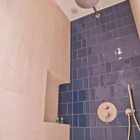 Margot - Luxury 2br Mouffetard Historic Heights Paris