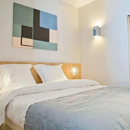 Margot - Luxury 2br Mouffetard Historic Heights Apartment