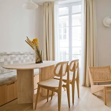 Apartment Margot - Luxury 2br Mouffetard Historic Heights Paris