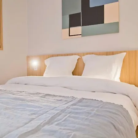 Margot - Luxury 2br Mouffetard Historic Heights Paris