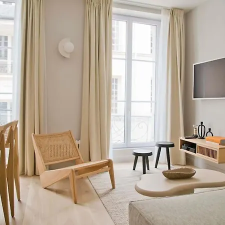 Apartment Margot - Luxury 2br Mouffetard Historic Heights Paris