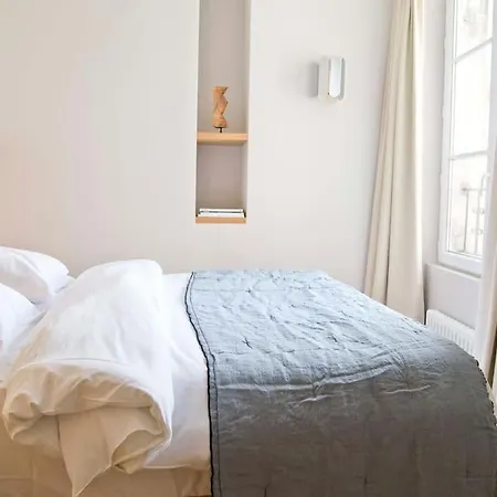 Margot - Luxury 2br Mouffetard Historic Heights Apartment Paris
